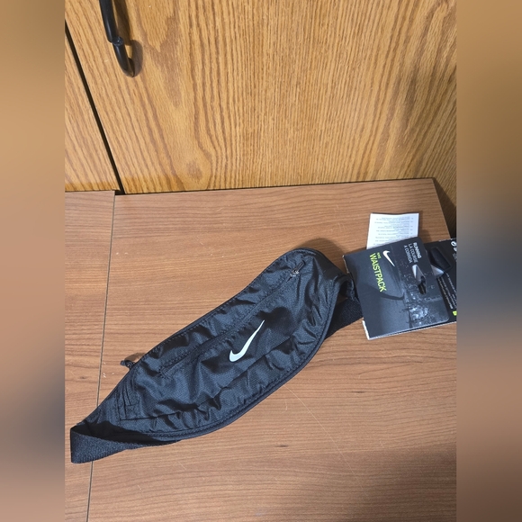Nike Black Waist Pack - Picture 1 of 6